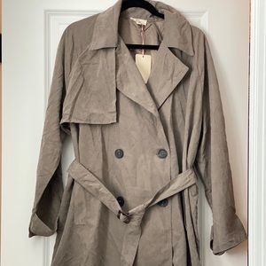 NWT - Spring trench-coat - boutique find!